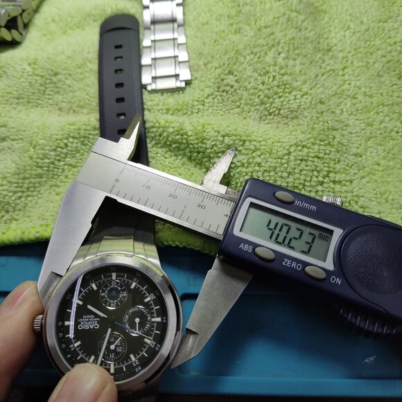 4 watches 3 Casios and A Forsinig automatic - Picture 16 of 16